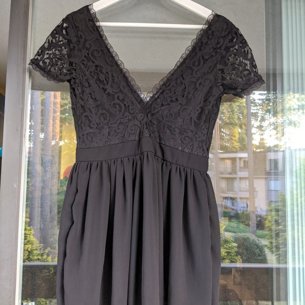 Elegant LBD (little black dress)